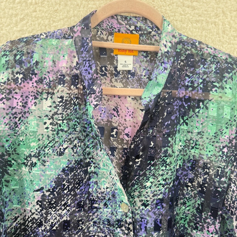 Women's Ruby Rd. Multicolor Abstract Blouse Butto… - image 3